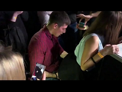 ❤️ Sess reali f'nightclub Russu. Tfajla Russa ta’ 18-il sena fl-anus u l-vaġina fucked f’nightclub ❤️❌ Porno fil-porn mt.sexonfire.ru ️❤